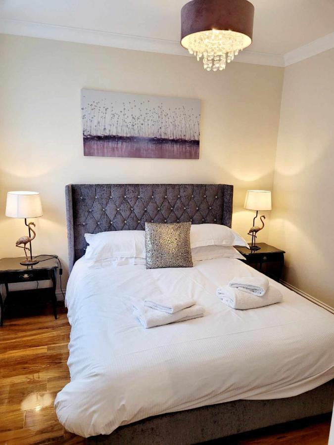 Apartment 1 Exquisite Two King Bedroom With En Suites - Close To The Town Centre, Rail, Airport And Theatre ダーリントン エクステリア 写真