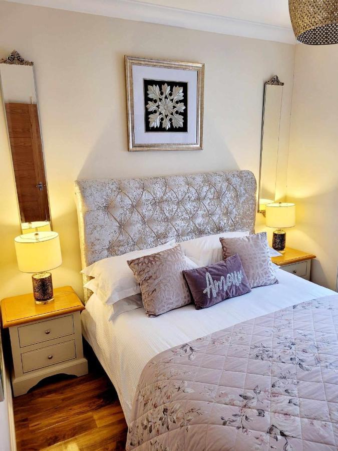Apartment 1 Exquisite Two King Bedroom With En Suites - Close To The Town Centre, Rail, Airport And Theatre ダーリントン エクステリア 写真